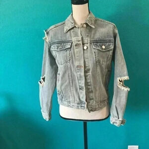 Unif frayed distressed light wash jean jacket in size xs
